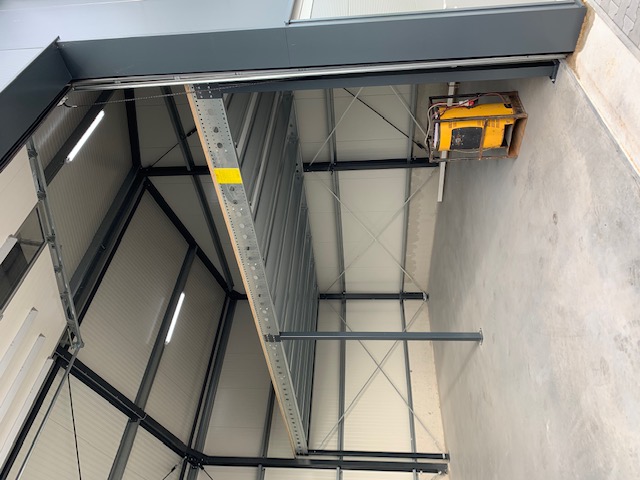 Lagerbühne, Mezzanine und Entresolboden – dieselbe Stahlkonstruktion